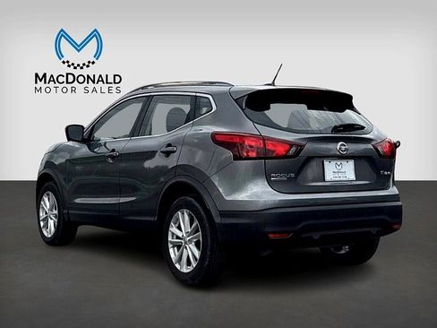 Used 2017 Nissan Rogue Sport SV w/ SV Premium Package image 8