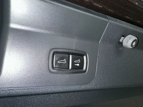 Used 2018 Porsche Panamera w/ Premium Package Plus image 37