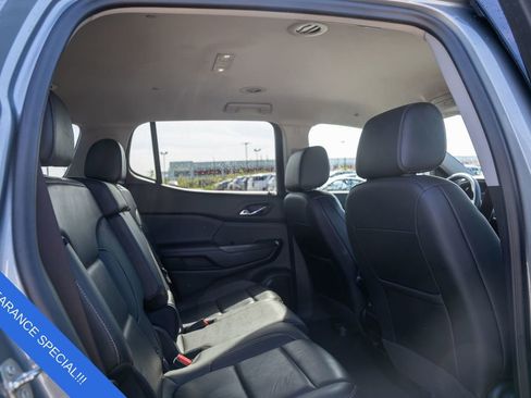 Used 2023 GMC Acadia SLT image 14