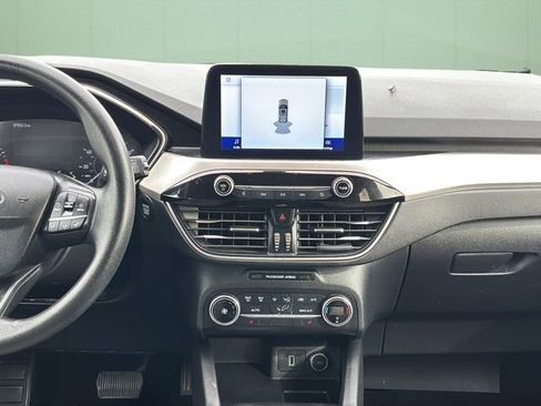 Used 2020 Ford Escape SE image 19