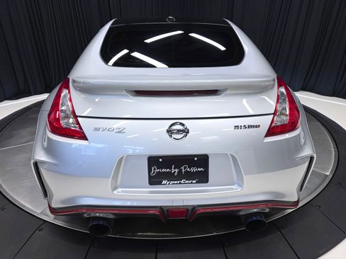 Used 2017 Nissan 370Z NISMO RWD image 47