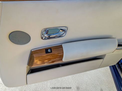 Used 2010 Rolls-Royce Phantom Drophead Coupe RWD image 90