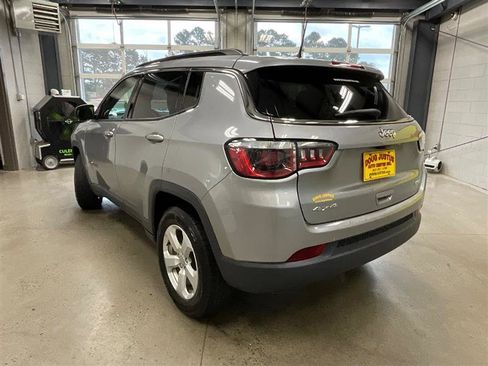Used 2020 Jeep Compass Latitude image 3