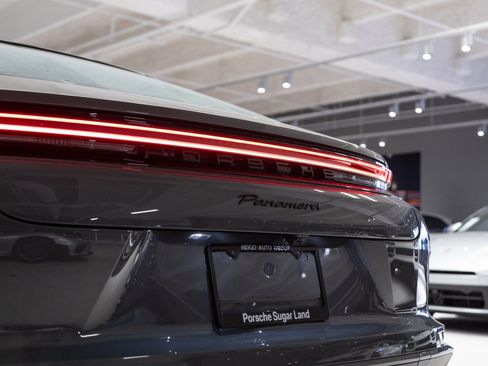 Used 2026 Porsche Panamera image 31