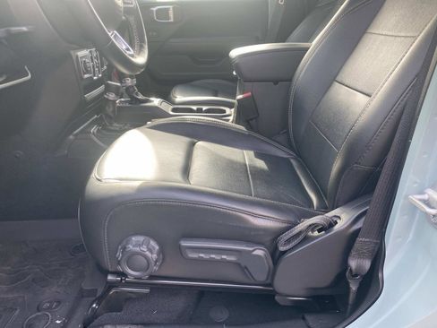 Used 2023 Jeep Wrangler Sahara w/ Cold Weather Group image 22