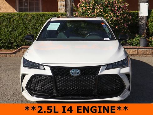 Used 2020 Toyota Avalon XSE image 3