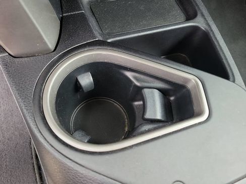 Used 2018 Toyota RAV4 LE FWD image 23