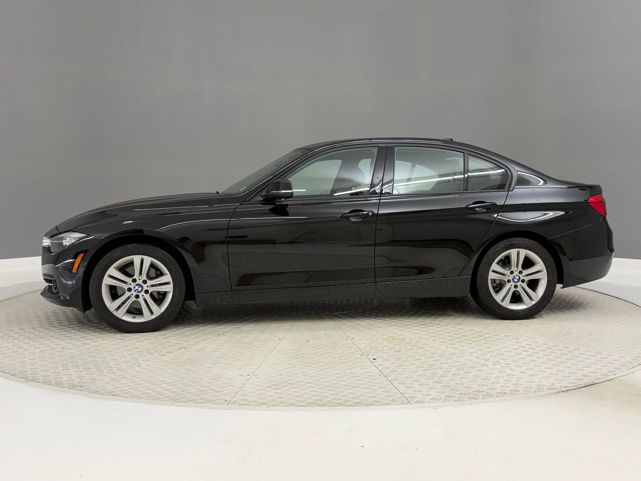 Used 2016 BMW 328i Sedan RWD image 2
