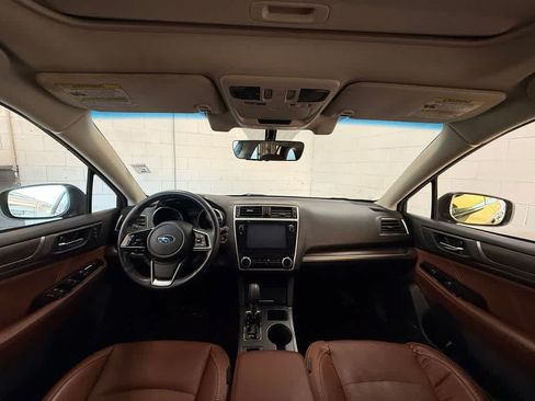 Used 2019 Subaru Outback 2.5i Touring w/ Popular Package #3A AWD/4WD image 10