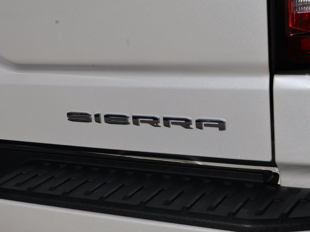 Used 2024 GMC Sierra 1500 Denali AWD/4WD image 9