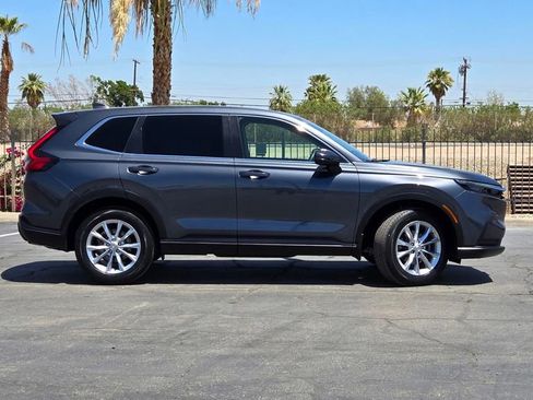 Used 2024 Honda CR-V EX image 3