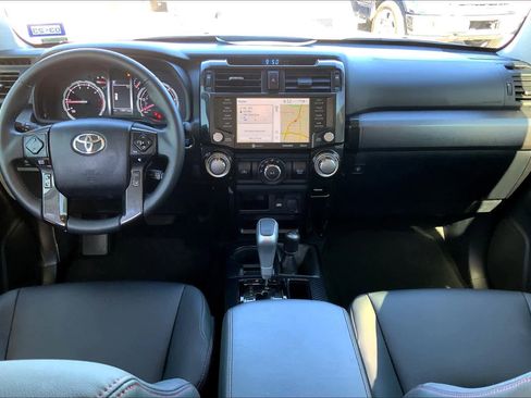 Used 2021 Toyota 4Runner TRD Off-Road Premium AWD/4WD image 15