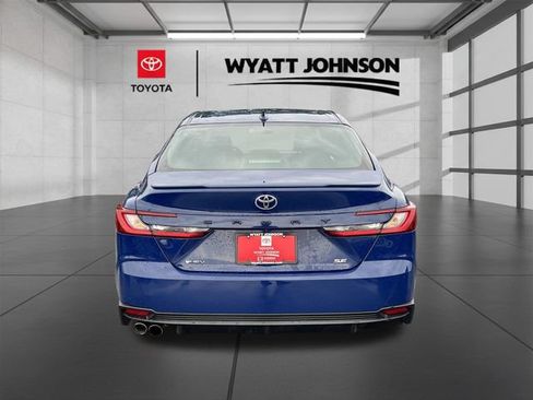 Used 2025 Toyota Camry SE FWD image 4