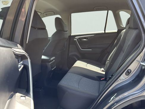 Used 2025 Toyota RAV4 XLE AWD/4WD image 19