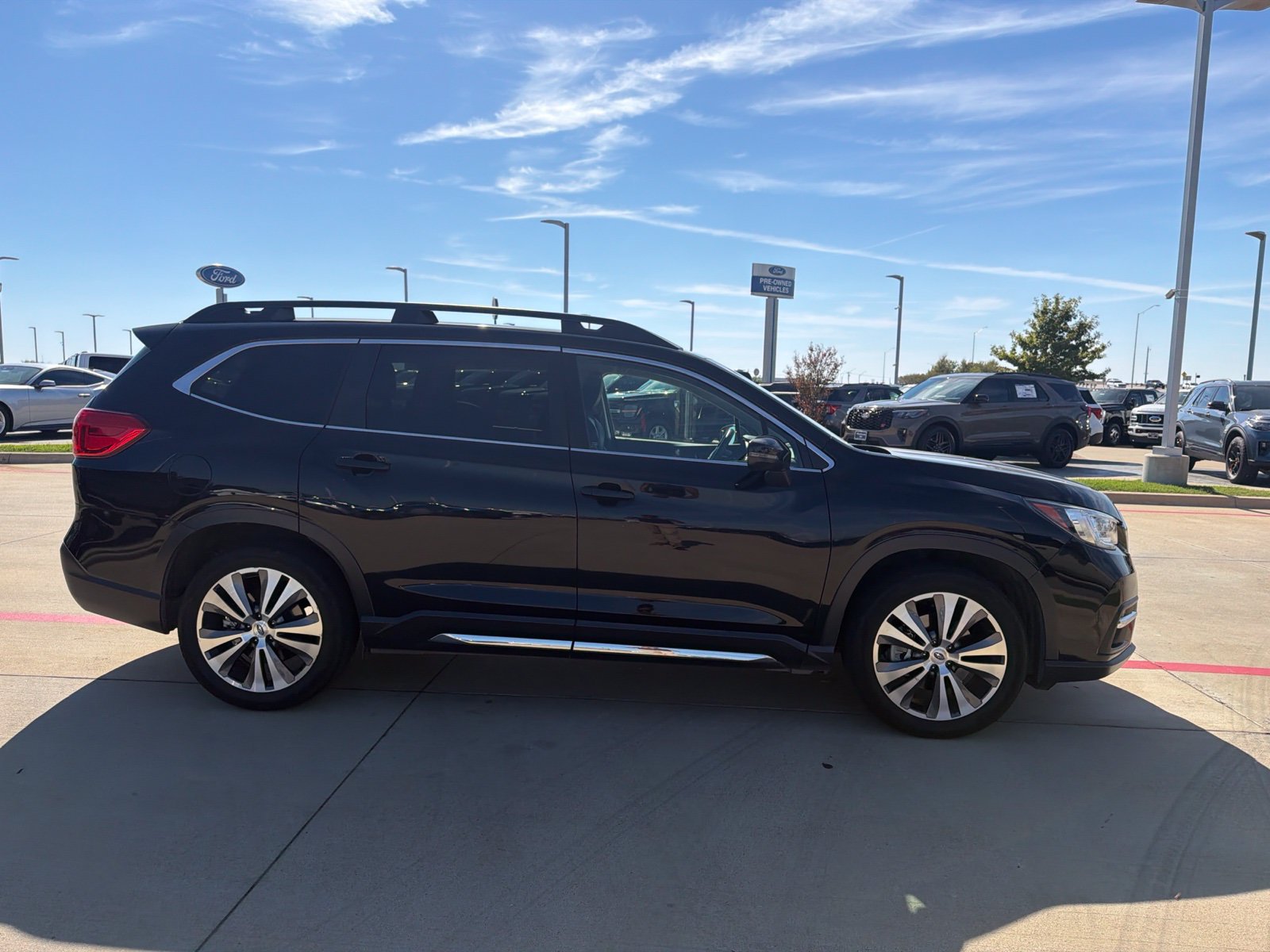 Used 2022 Subaru Ascent Limited w/ Technology Package AWD/4WD image 8