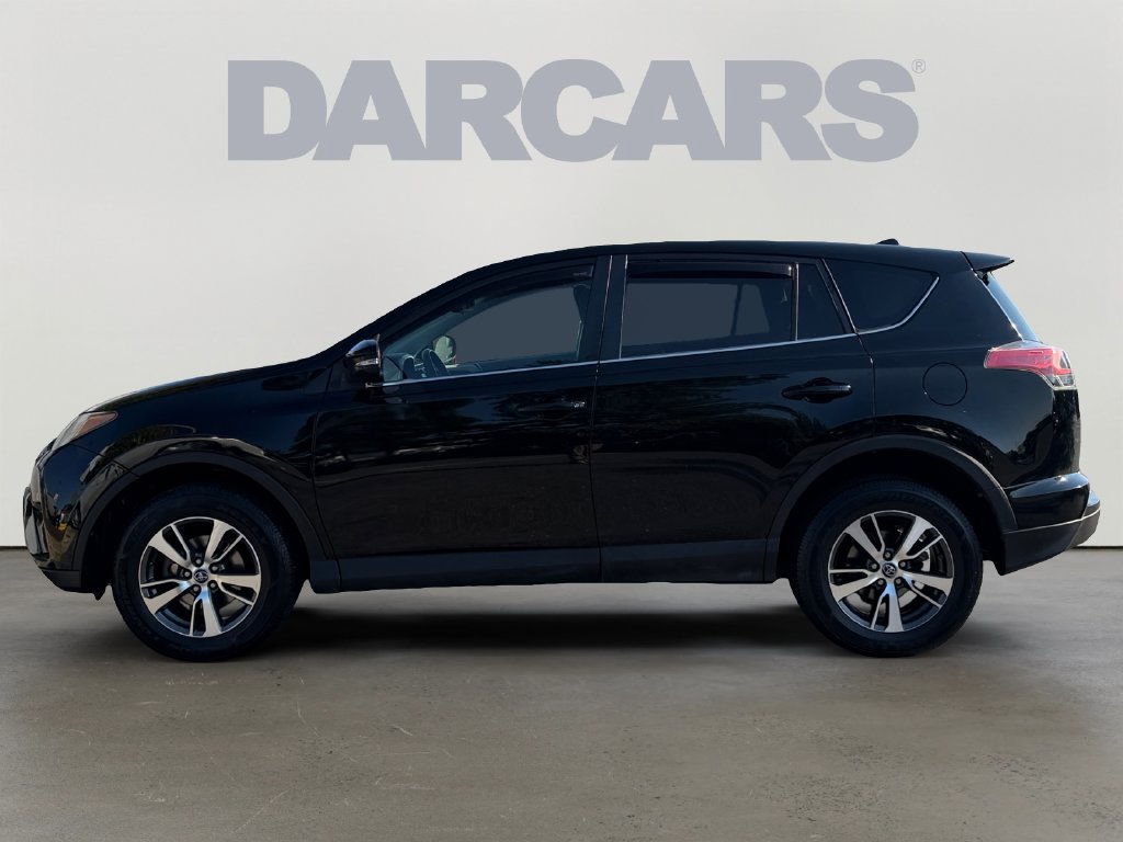 Used 2018 Toyota RAV4 XLE AWD/4WD image 3