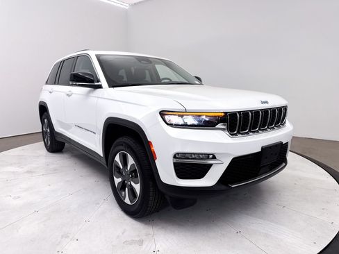 Used 2023 Jeep Grand Cherokee 4WD 4xe image 15