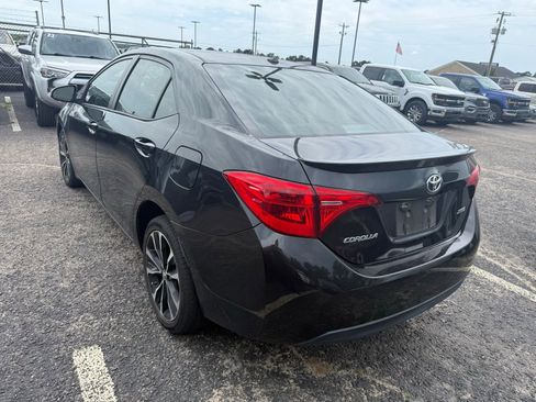 Used 2018 Toyota Corolla XSE FWD image 5