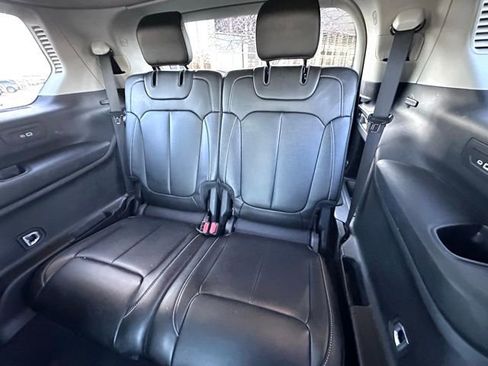 Used 2023 Jeep Grand Cherokee L Limited w/ Black Appearance Package image 18