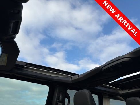 Used 2025 Jeep Wrangler Unlimited Rubicon image 19