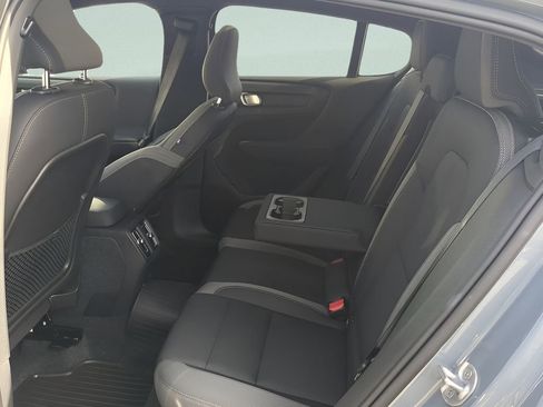 Used 2023 Volvo C40 Recharge Core image 22