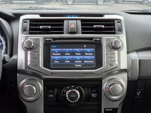 Used 2018 Toyota 4Runner SR5 AWD/4WD image 27