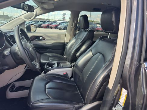 Used 2020 Chrysler Voyager Lxi FWD image 9