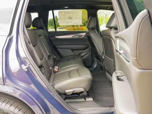 Certified 2025 Cadillac XT6 Luxury FWD image 14