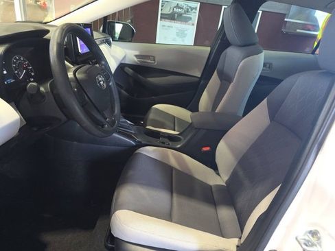 Used 2023 Toyota Corolla LE image 6