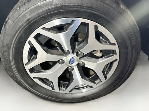 Used 2023 Subaru Forester Premium image 11