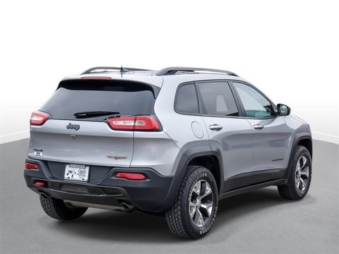 Used 2017 Jeep Cherokee Trailhawk w/ Comfort/Convenience Group image 8