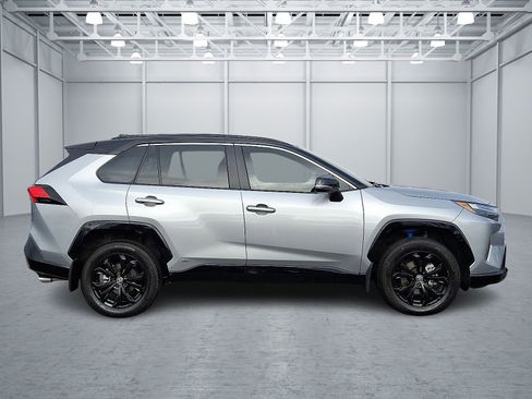 Used 2024 Toyota RAV4 XSE image 7