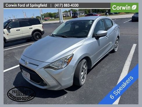 Used 2019 Toyota Yaris LE FWD image 1