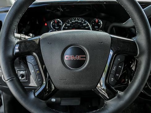 New 2025 GMC Savana 2500 w/ Driver Convenience Package image 12