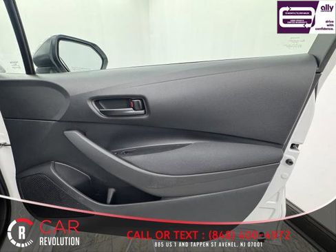Used 2023 Toyota Corolla LE image 41