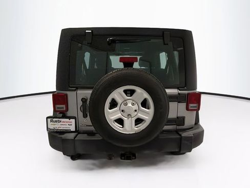 Used 2018 Jeep Wrangler Unlimited Sport w/ Connectivity Group AWD/4WD image 6