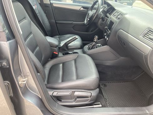 Used 2017 Volkswagen Jetta SE FWD image 21