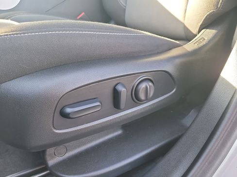 Used 2024 Chevrolet Blazer LT w/ Convenience Package FWD image 18
