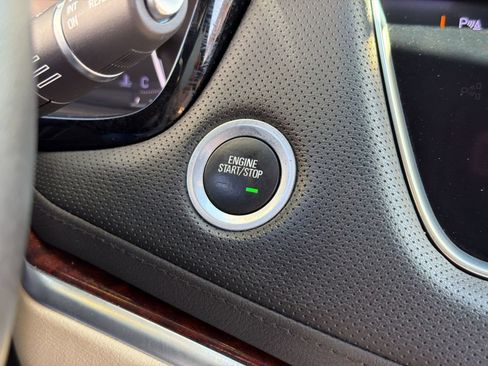 Used 2019 Cadillac XT5 Premium Luxury FWD image 16