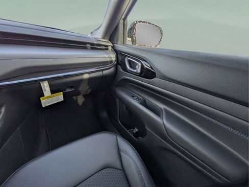 New 2026 Jeep Compass Latitude image 18