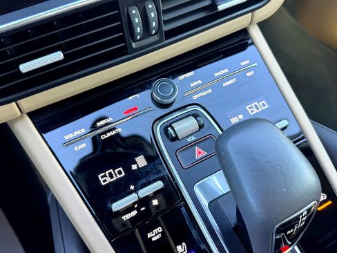 Used 2021 Porsche Cayenne S image 38