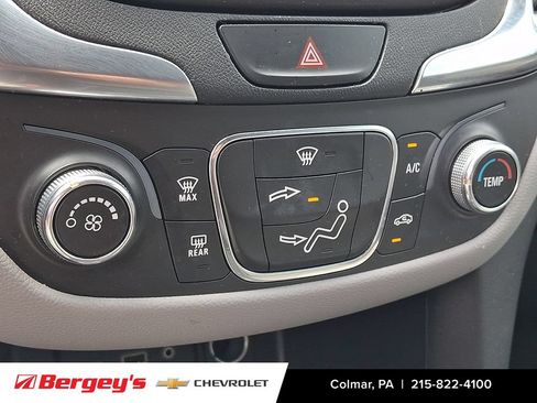 Used 2021 Chevrolet Equinox LS w/ LS Convenience Package AWD/4WD image 19