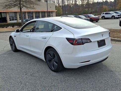 Used 2019 Tesla Model 3 Mid Range image 4