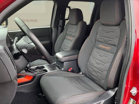 Used 2024 Nissan Frontier PRO-4X w/ Pro Convenience Package image 11