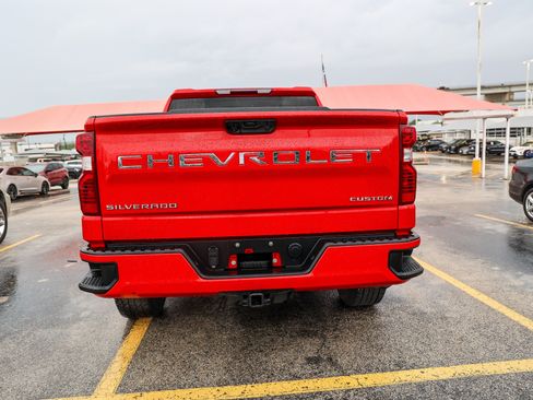 Used 2022 Chevrolet Silverado 1500 Custom RWD image 9