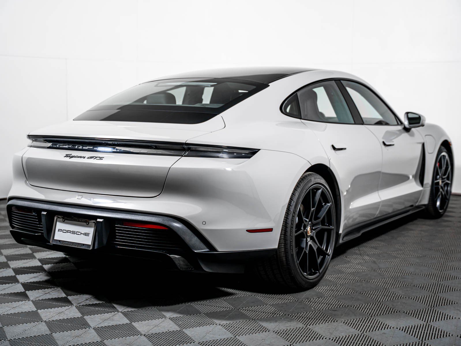 Certified 2023 Porsche Taycan GTS w/ Premium Package (P6U) AWD/4WD image 9