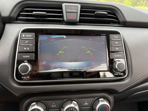 Used 2021 Nissan Versa S FWD image 11