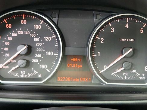 Used 2009 BMW 135i Convertible image 13