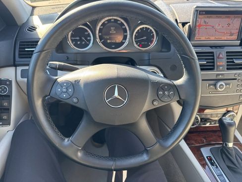 Used 2010 Mercedes-Benz C 300 Sedan image 9
