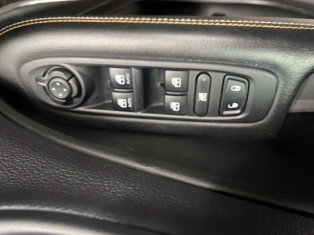 Used 2018 Jeep Compass Latitude w/ Popular Equipment Group AWD/4WD image 21
